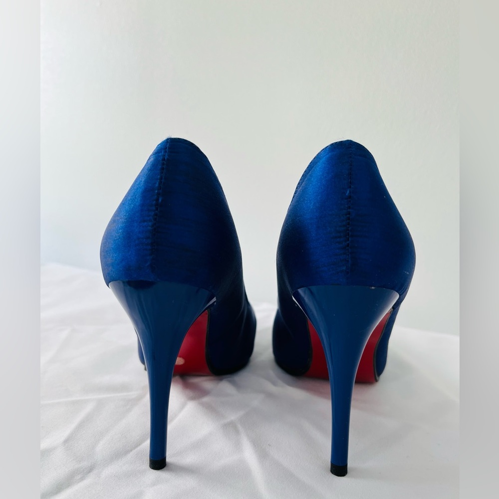 Brand new pumps - never worn